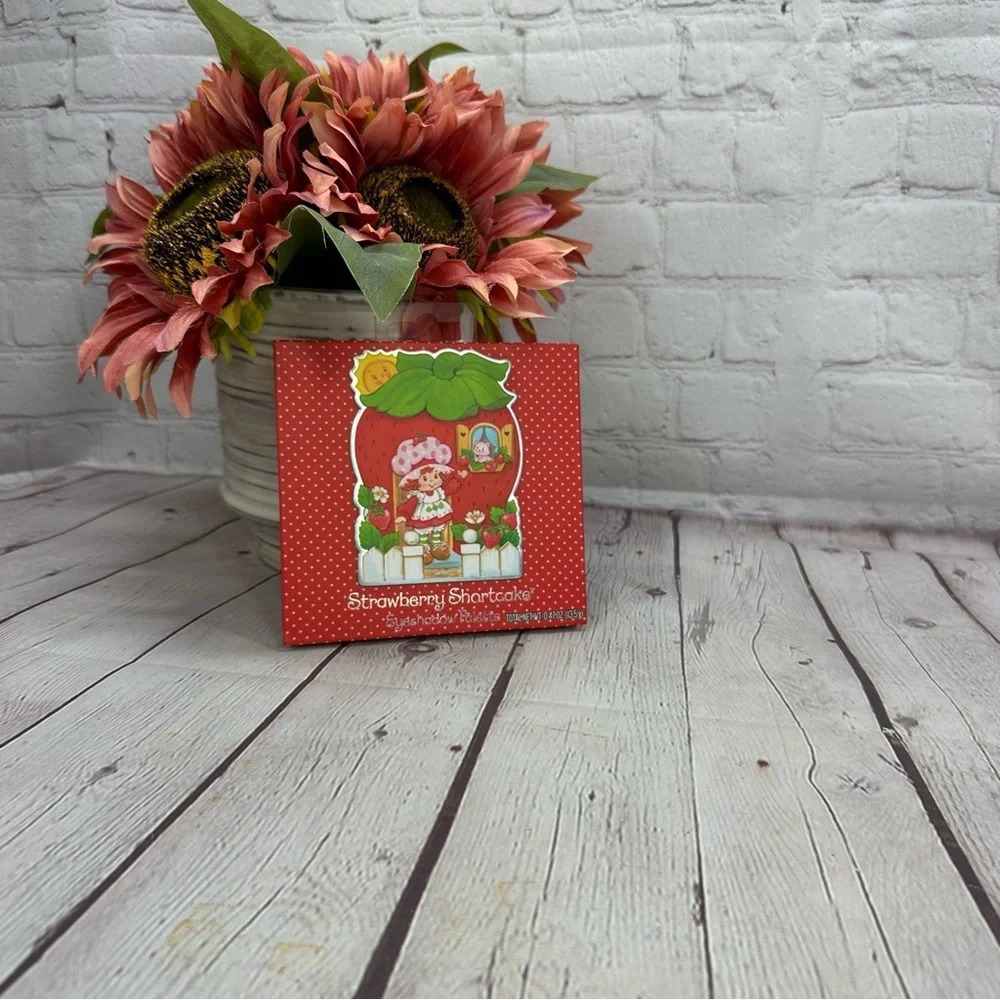 NWT strawberry shortcake eyeshadow palette taste beauty makeup 12 colors